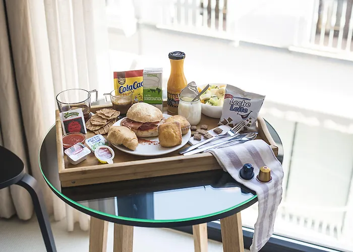 Welldone Quality - Crystal PoolHotel Rural